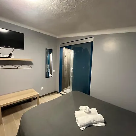 Privat bolig Sun House - Near - Kitchen - Pool