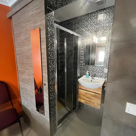 Δωμάτια σε οικογενειακή κατοικία Sun House - Near - Kitchen - Pool