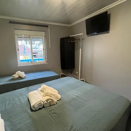 Проживание в семье Sun House - Pool & Kitchen - Near Sintra Синтра