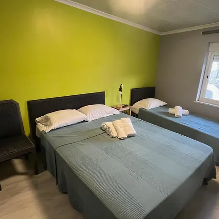 Проживание в семье Sun House - Pool & Kitchen - Near Sintra *