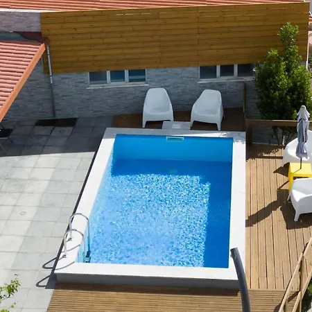 Sun House - Pool & Kitchen - Near Sintra Проживание в семье