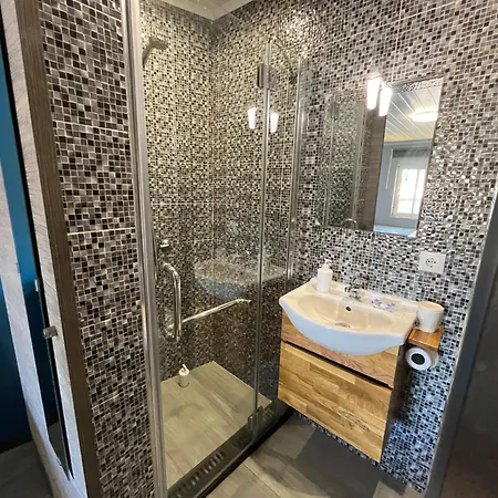 Sun House - Pool & Kitchen - Near Sintra Проживание в семье