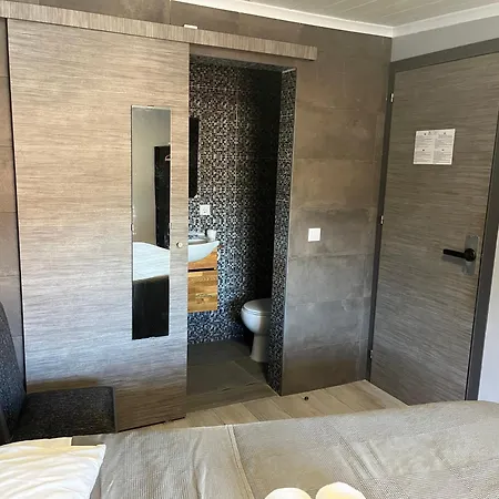 Проживание в семье Sun House - Pool & Kitchen - Near Sintra Синтра