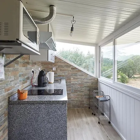 Δωμάτια σε οικογενειακή κατοικία Sun House - Near - Kitchen - Pool *